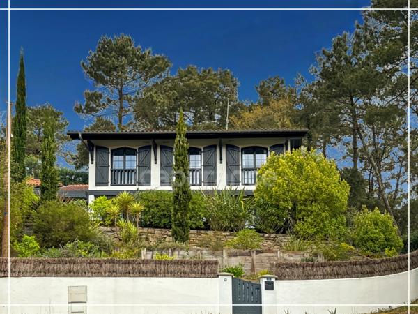 SOORTS-HOSSEGOR – PROPRIÉTÉ CONFIDENTIELLE ENTRE PINS, DUNES ET OCÉAN.