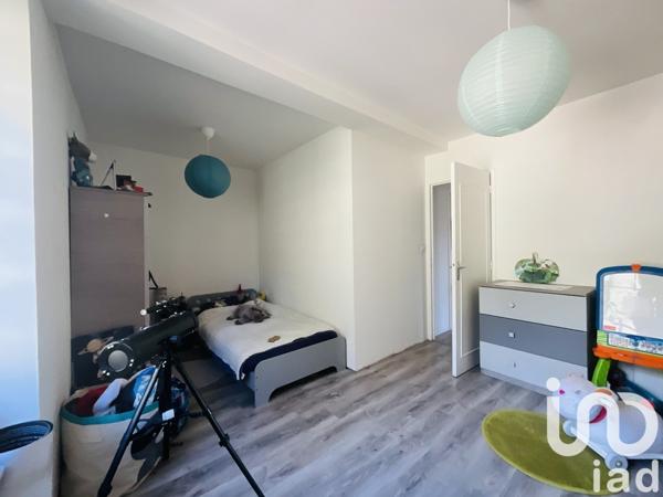 Appartement 3 pièces de 75 m² à Avèze (30120)