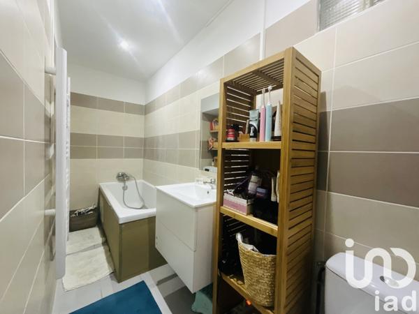 Appartement 3 pièces de 75 m² à Avèze (30120)