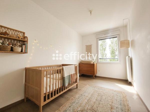 Appartement
         3 pièces
        - 68 m² 254 500 € *