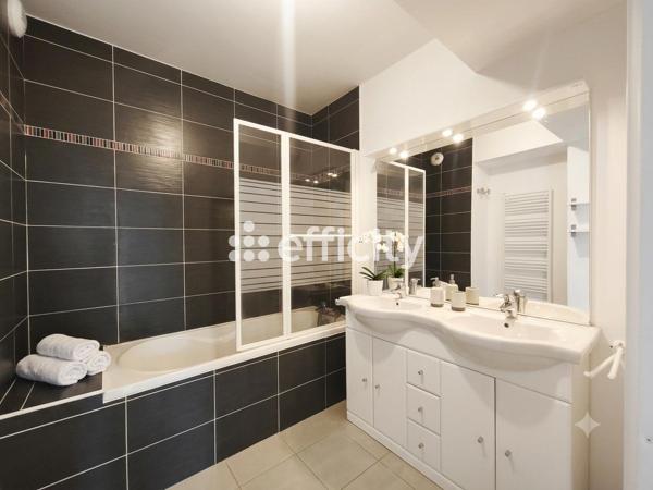 Appartement
         3 pièces
        - 68 m² 254 500 € *