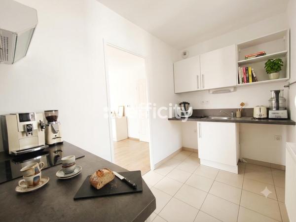 Appartement
         3 pièces
        - 68 m² 254 500 € *