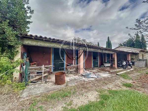Pernes-les-Fontaines (84210) À vendre à Pernes-Les-Fontaines (84) : mas ancien