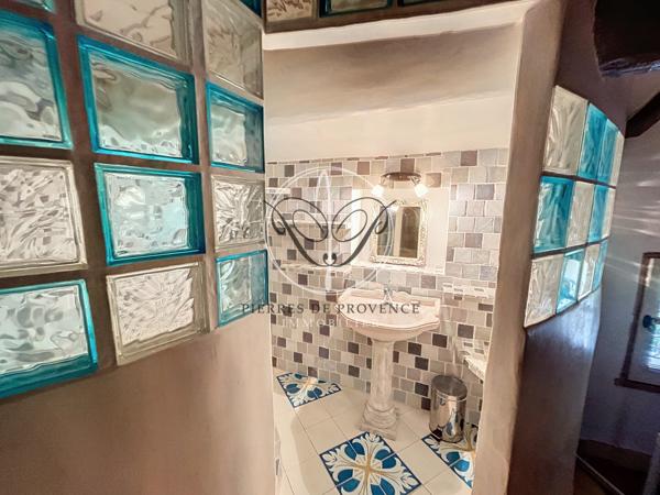 Pernes-les-Fontaines (84210) À vendre à Pernes-Les-Fontaines (84) : mas ancien