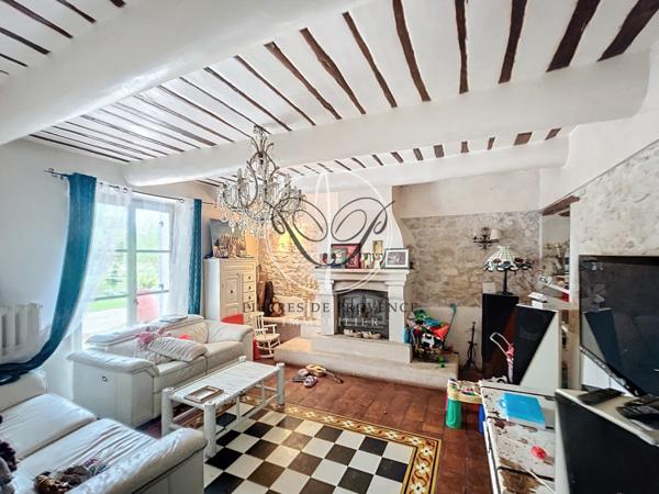 Pernes-les-Fontaines (84210) À vendre à Pernes-Les-Fontaines (84) : mas ancien