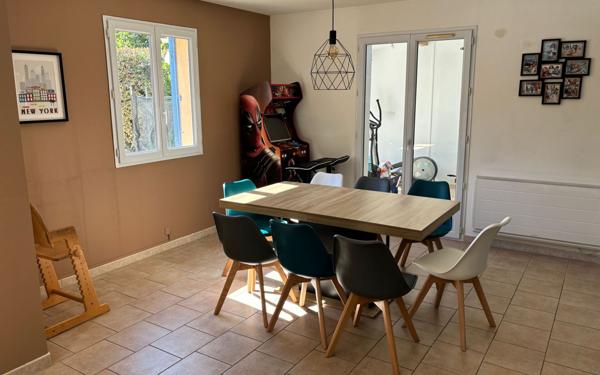 Maison à vendre    5 pièces • 166 m2 Vedène