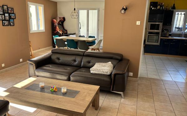 Maison à vendre    5 pièces • 166 m2 Vedène