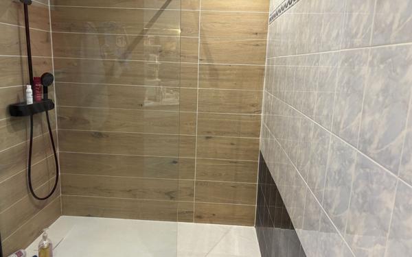 Maison à vendre    5 pièces • 166 m2 Vedène