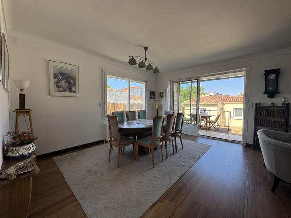 Maison
         4 pièces
        - 120 m² 399 000 € *