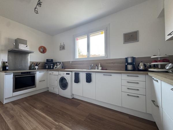 Maison
         4 pièces
        - 120 m² 399 000 € *