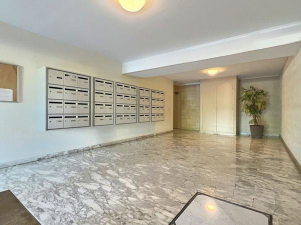 A vendre appartement de type 3 avec terrasse à Marseille (Le Cabot/Saint Tronc)