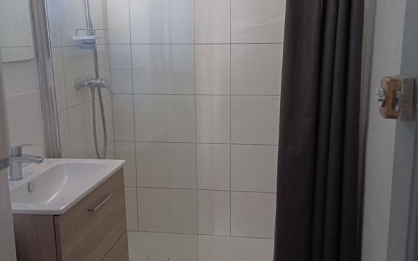 Appartement à louer    2 pièces •  Saint-Zacharie