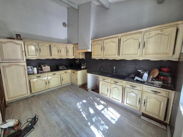 Maison 132 m2 terrain 1985 m2 piscine Saint-Martin-de-Valgalgues (30520)