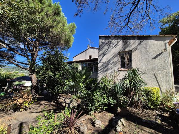 Maison 132 m2 terrain 1985 m2 piscine Saint-Martin-de-Valgalgues (30520)