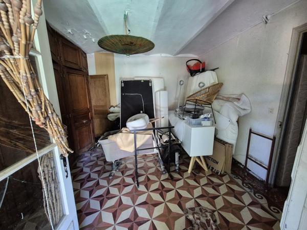 Maison 132 m2 terrain 1985 m2 piscine Saint-Martin-de-Valgalgues (30520)