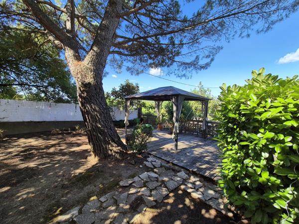 Maison 132 m2 terrain 1985 m2 piscine Saint-Martin-de-Valgalgues (30520)