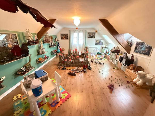 Maison - 6 pièces - 167 m²