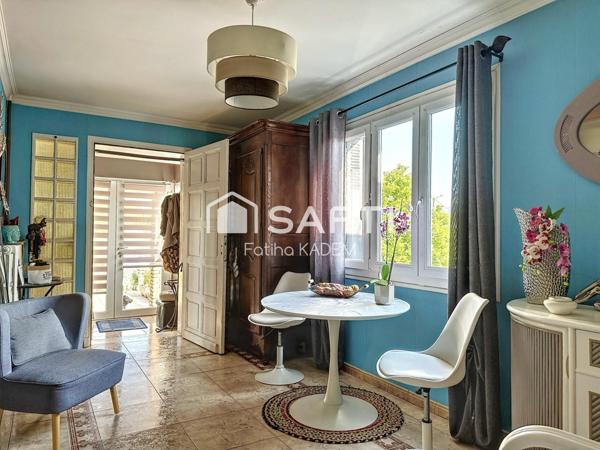 Maison de plain-pied atypique dans son écrin de verdure