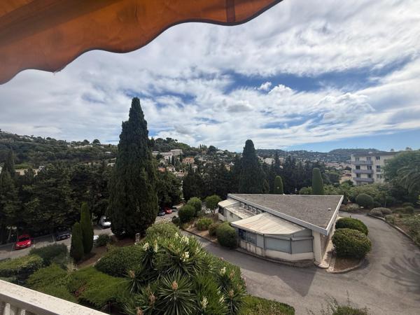 ? LE CANNET – MONTJOLY | BEL APPARTEMENT TRAVERSANT DE 84 m² – 298 000 €