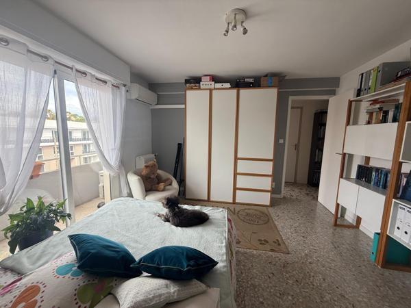 ? LE CANNET – MONTJOLY | BEL APPARTEMENT TRAVERSANT DE 84 m² – 298 000 €