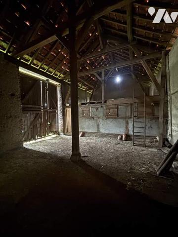 Maison avecdépendances à rénover et ses  5hectares