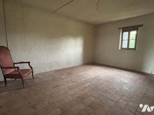 Maison avecdépendances à rénover et ses  5hectares