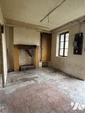 Maison avecdépendances à rénover et ses  5hectares