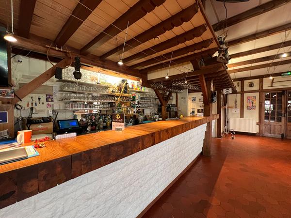 A vendre fonds de commerce Restaurant Guinguette Lacquy landes axe passant