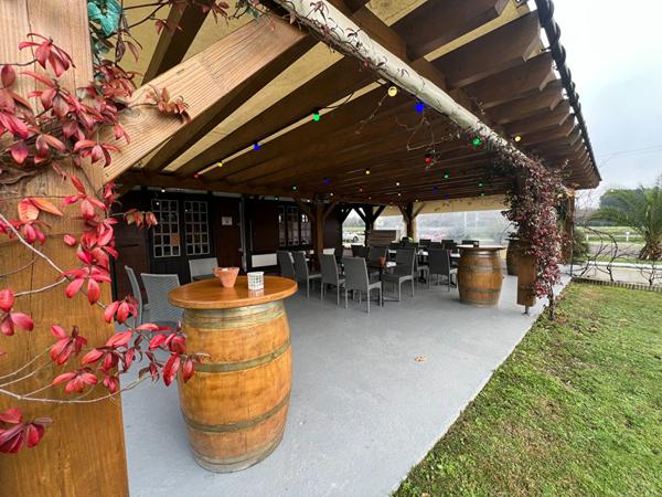 A vendre fonds de commerce Restaurant Guinguette Lacquy landes axe passant