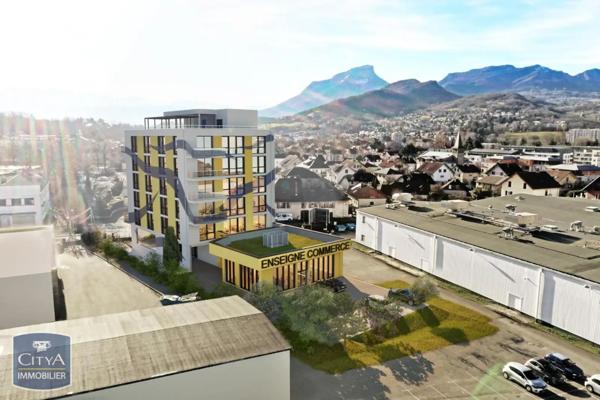 Local commercial à vendre 264.74m²