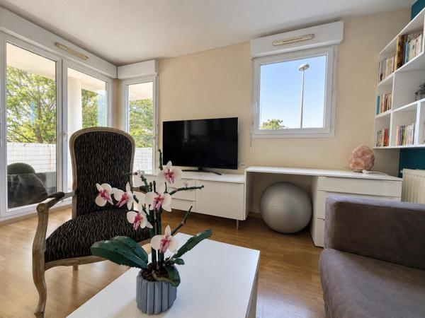 T2 avec balcon et box, Achères, gare à 5 min