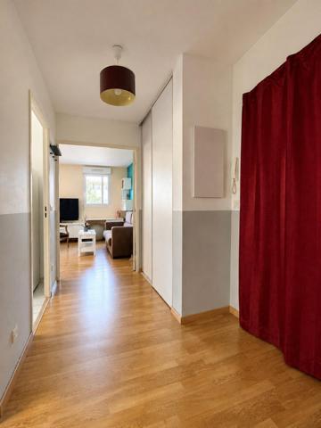 T2 avec balcon et box, Achères, gare à 5 min