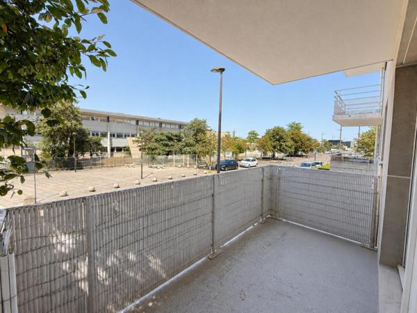 T2 avec balcon et box, Achères, gare à 5 min