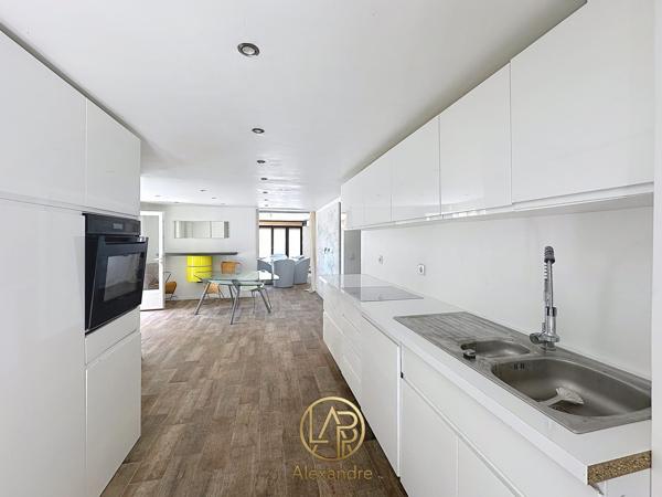Maison avec deux logements indépendants sur 1 200 m² de terrain, fort potentiel à Fayence (83440)