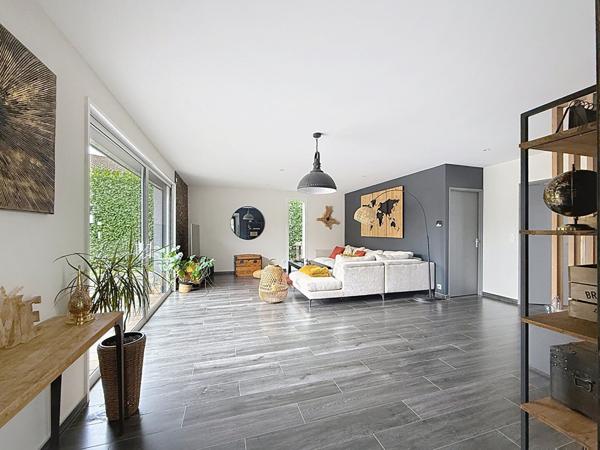 Maison Saint Maurice De Gourdans 6 pièce(s) 175 m2, piscine, garage double, terrain