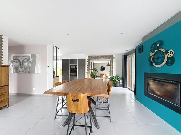 Maison Saint Maurice De Gourdans 6 pièce(s) 175 m2, piscine, garage double, terrain