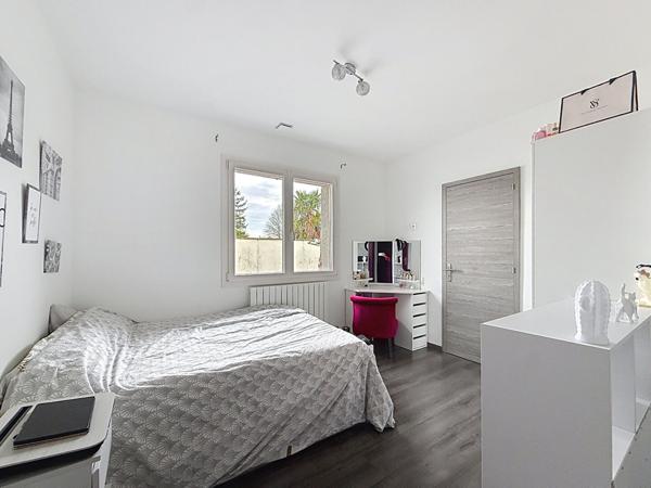 Maison Saint Maurice De Gourdans 6 pièce(s) 175 m2, piscine, garage double, terrain