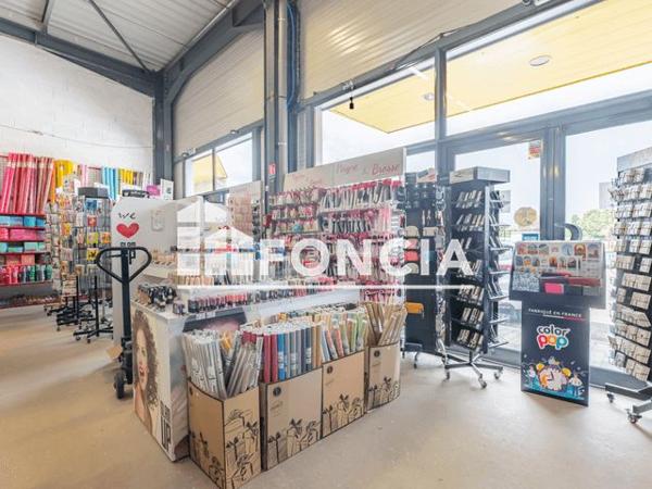 À vendre Local commercial 400 m² - Saint-clair-du-rhône 38370