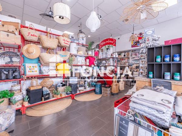 À vendre Local commercial 400 m² - Saint-clair-du-rhône 38370