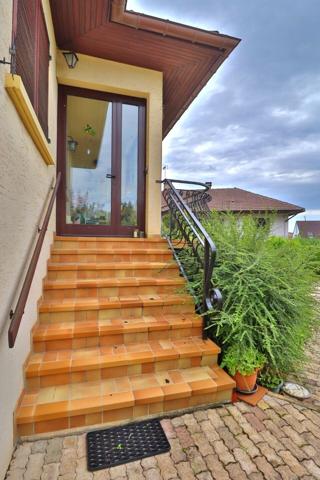 Maison à fort potentiel, au calme absolu, avec grand terrain arboré