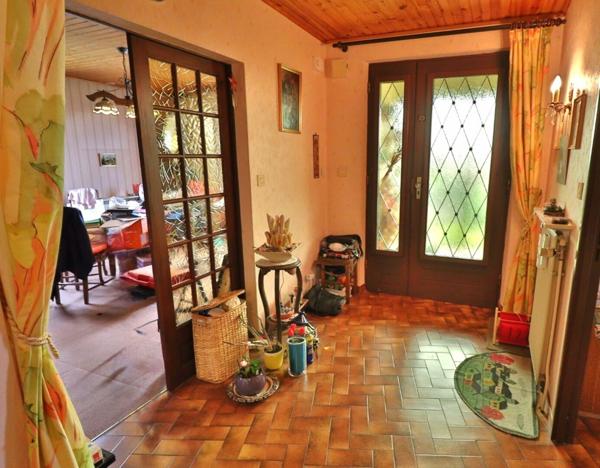 Maison à fort potentiel, au calme absolu, avec grand terrain arboré
