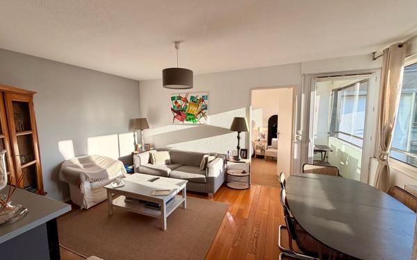 Appartement à vendre    2 pièces • 45,12 m2 Bordeaux