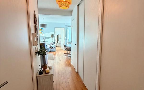 Appartement à vendre    2 pièces • 45,12 m2 Bordeaux