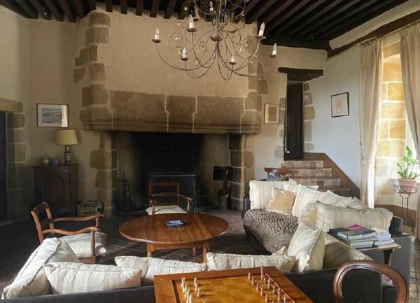 Maison à vendre    24 pièces •  Moulins