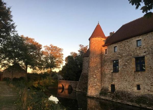 Maison à vendre    24 pièces •  Moulins