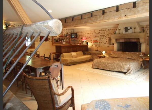 Maison à vendre    24 pièces •  Moulins