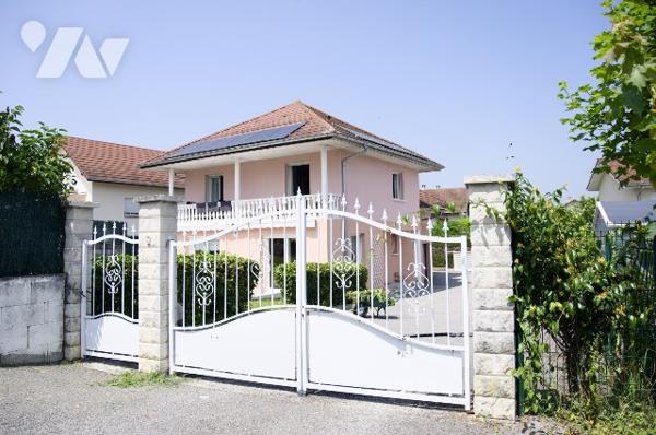 Maison individuelle 146,86m2 terrasse ensoleillée et équipements écologiques et économes en énergie.