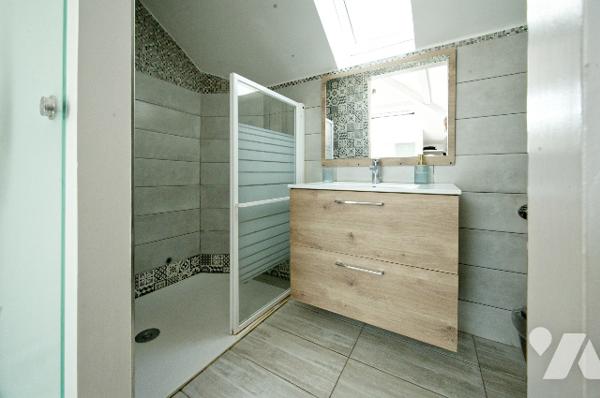 Maison individuelle 146,86m2 terrasse ensoleillée et équipements écologiques et économes en énergie.