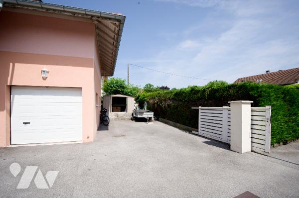 Maison individuelle 146,86m2 terrasse ensoleillée et équipements écologiques et économes en énergie.