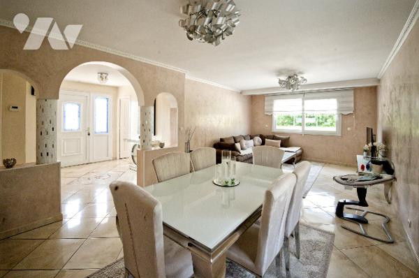 Maison individuelle 146,86m2 terrasse ensoleillée et équipements écologiques et économes en énergie.